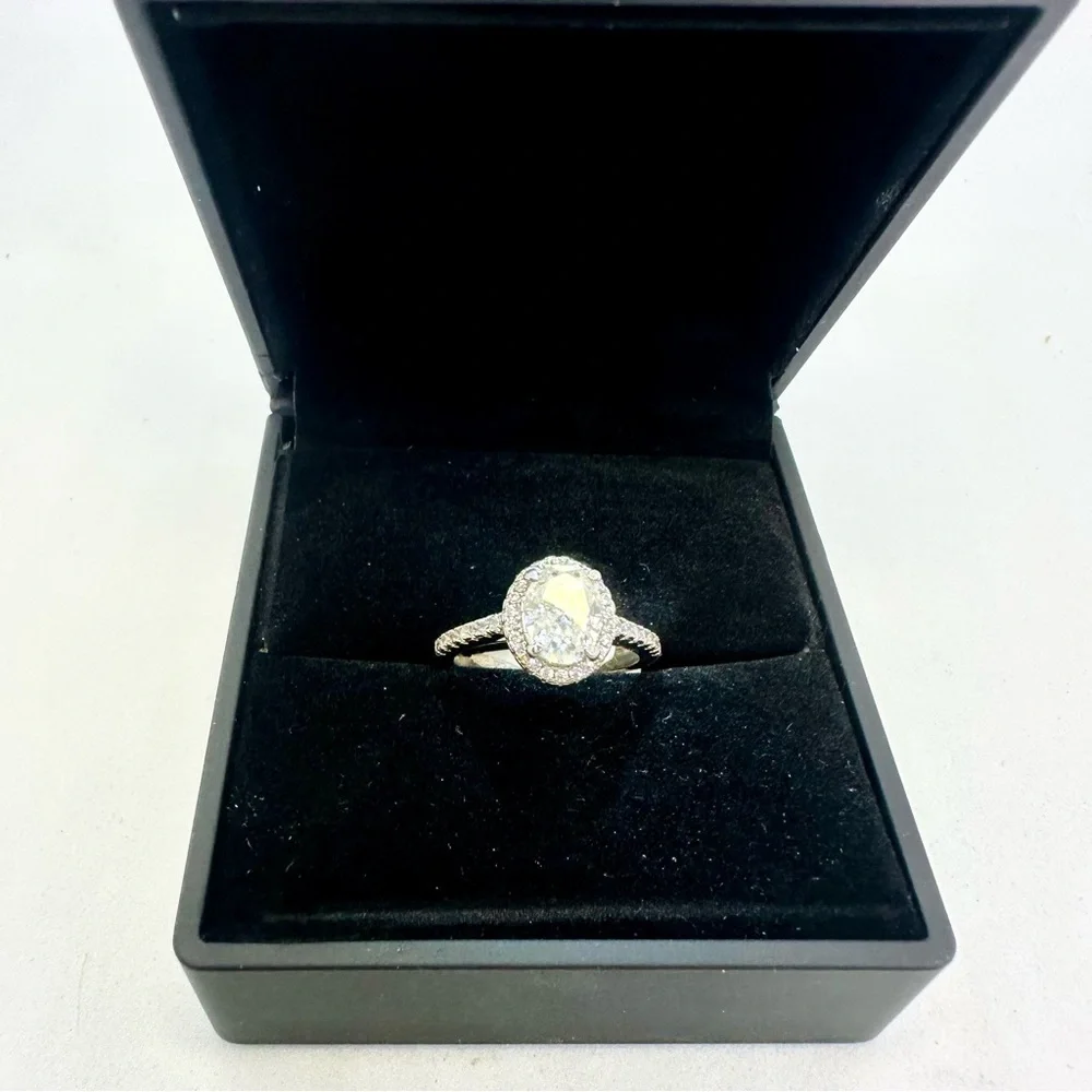 Oval Cut Moissanite Ring 2 Ct GRA Certified 18K 925 Brilliant Halo Ring - Picture 14 of 15